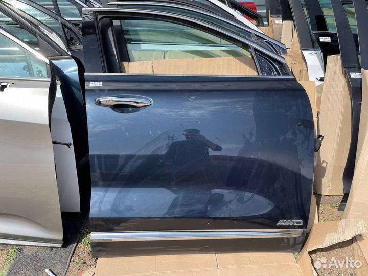 Дверь передняя правая Kia Soreno Prime UM 2017