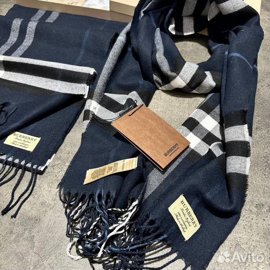 Шарф в коробке burberry