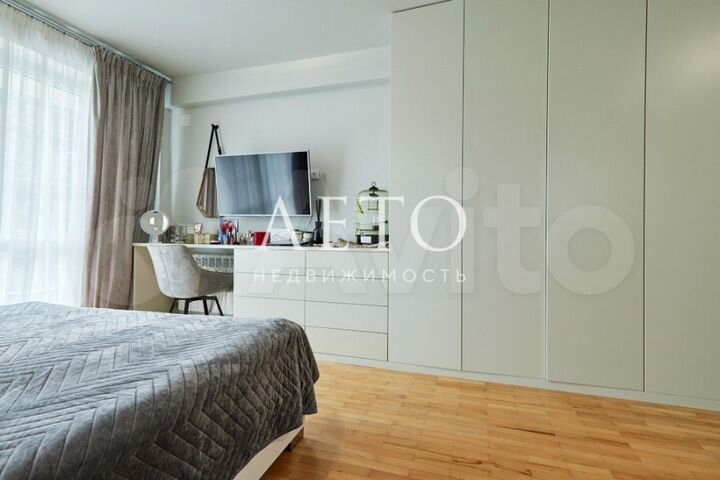 Коттедж 340 м² на участке 5 сот.