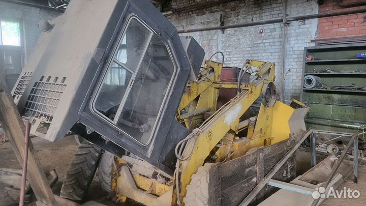 Мини-погрузчик UNC 060, 2000