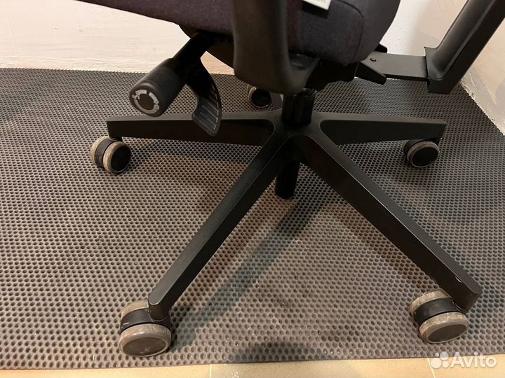 Эргономичное офисное кресло Profim Raya