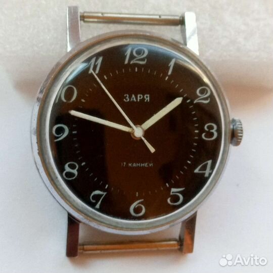 Часы СССР наручные механические Заря 17 камней