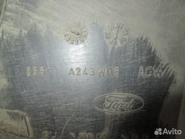 Обшивка средней стойки правая нижняя Ford Fiesta V