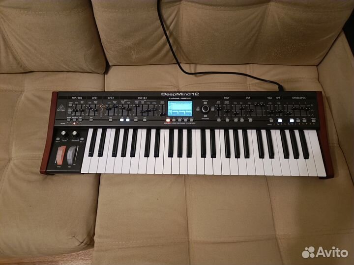 Синтезатор Behringer Deepmind 12