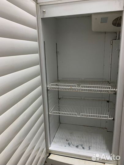 Холодильный шкаф