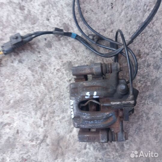 Mercedes vito 639 супорт задняя левая