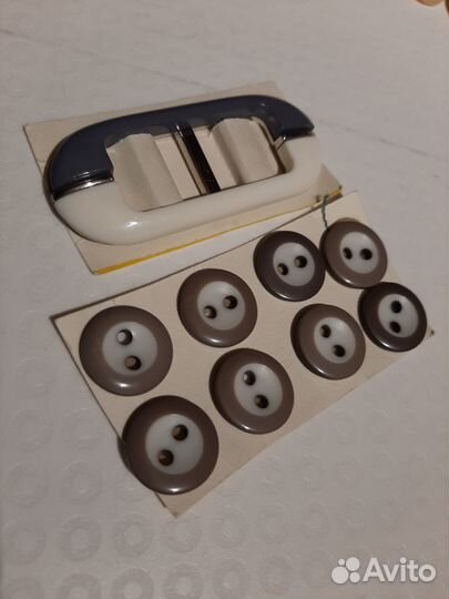 Пуговицы и пряжки для пояса