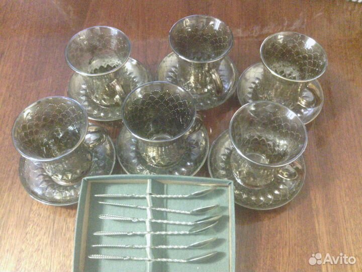 Кофейные чашки блюдца ложечки