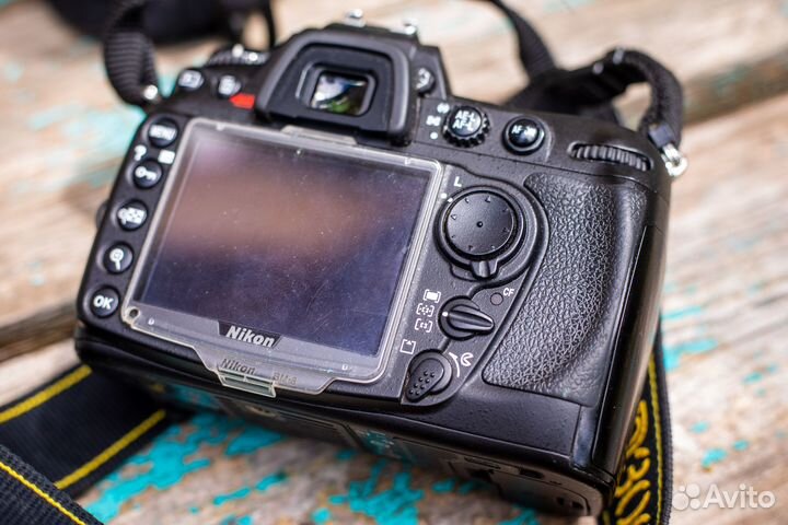 Nikon d300+MB-d12 +BL-3