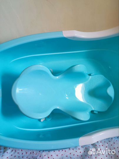 Ванночка для купания+вещи для малыша в подарок