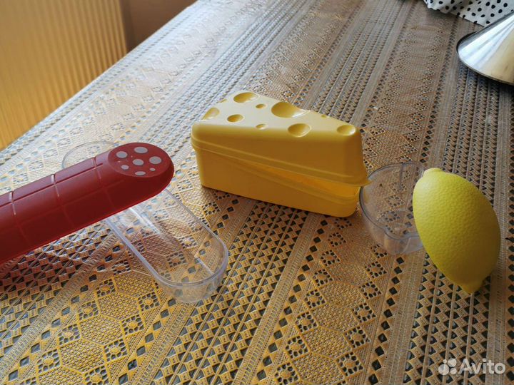 Контейнеры для сыра, калбасы и лимона