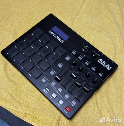 Akai mpd 226