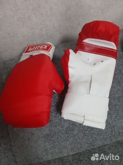 Боксерские перчатки, защита голени, паха