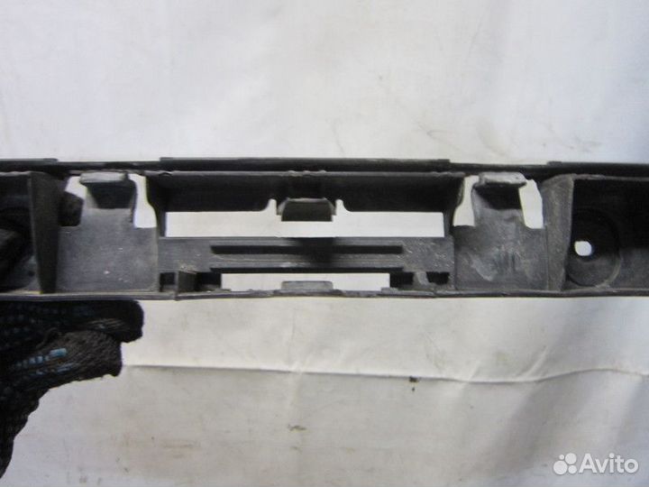 Кронштейн заднего бампера VW Jetta 2011-2018 (5C68