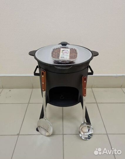 Кaзан чугунный 8 литpов с печкой