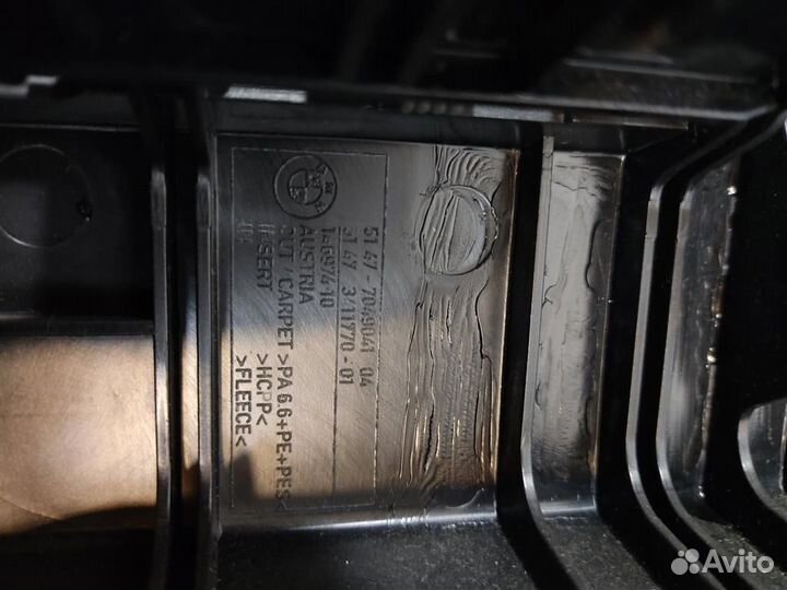 Обшивка багажника левая BMW X3 (E83) 2004