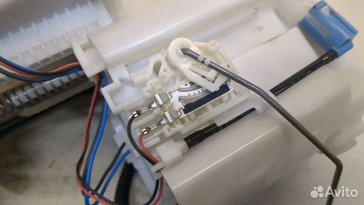 Насос топливный электрический Toyota Auris E15, 2009