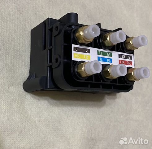 Блок клапанов пневмоподвески Mercedes-Benz X164