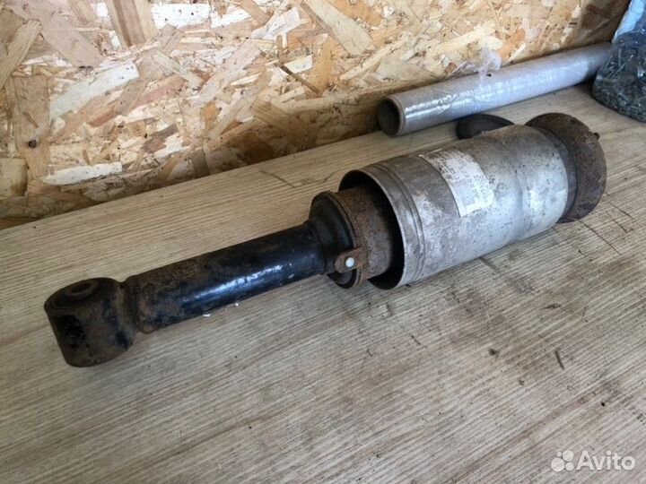 Пневмостойка задняя Land Rover Discovery