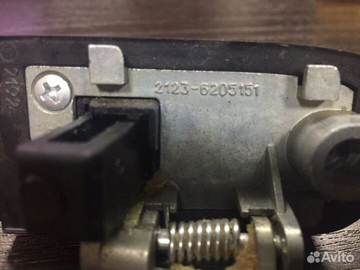 Ручка двери задней наружная левая Chevrolet Niva