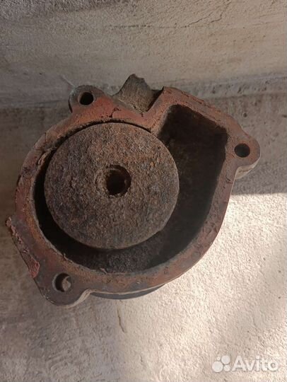 Помпа на двигатель д 245