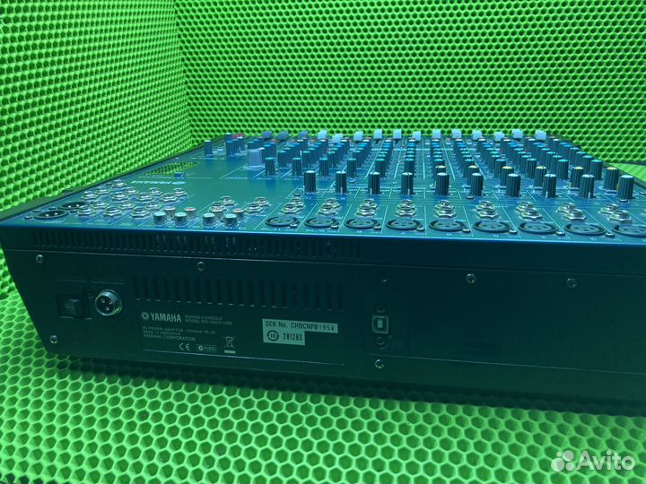 Микшерный пульт Yamaha MG166CX-USB