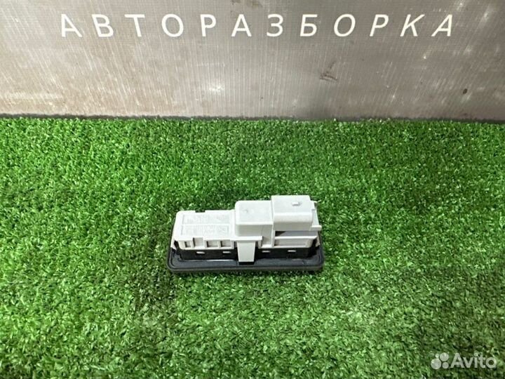 Кнопка открывания багажника LADA X-Ray Cross 1.6