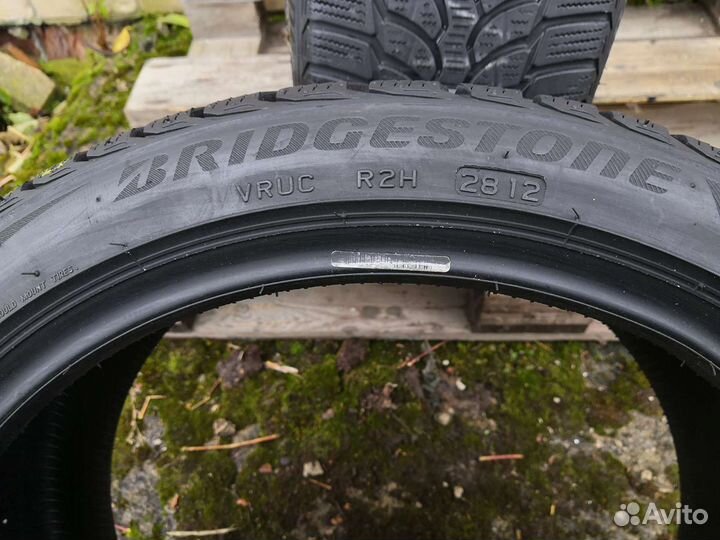 Bridgestone Blizzak LM-32 215/40 R17