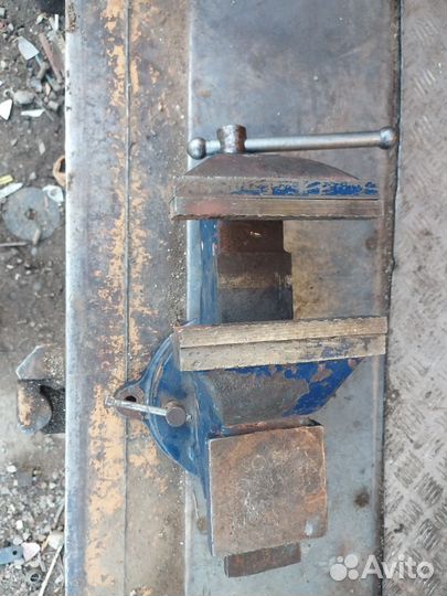 Тиски слесарные бу