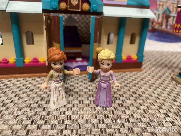 Конструктор Lego Disney Деревня в Эренделле