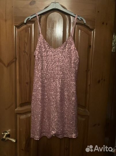 Платье в пайетках