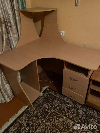 Компьютерный стол