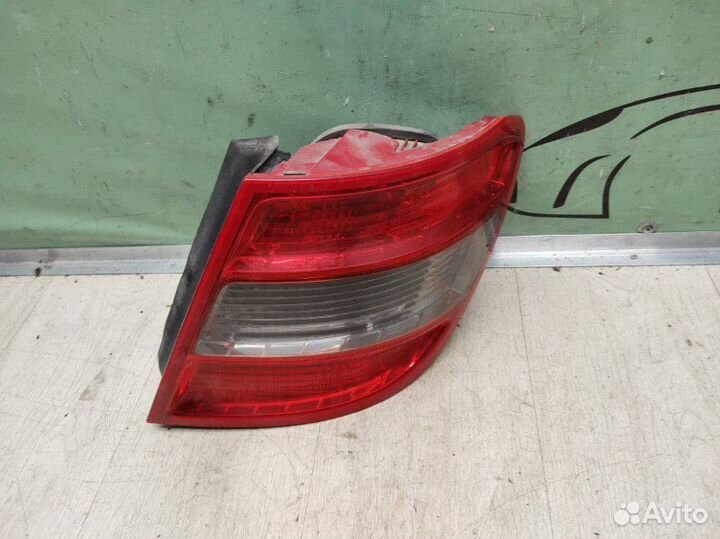 Фонарь правый Mercedes-Benz C-Class W204 2007-2015