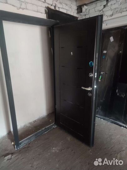 Входные металлические двери бу