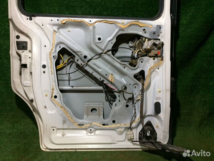 Дверь задняя левая Honda Stepwgn RF3 RF8 Перламутр