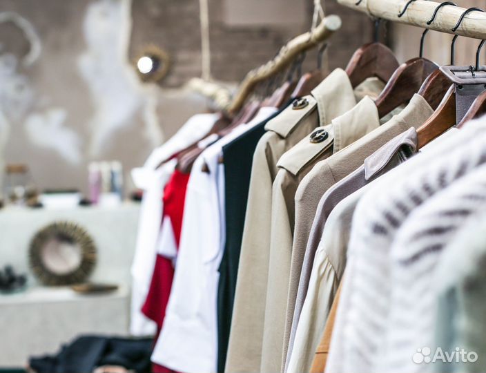 Аренда рейла и полки в шоуруме в центре Москвы