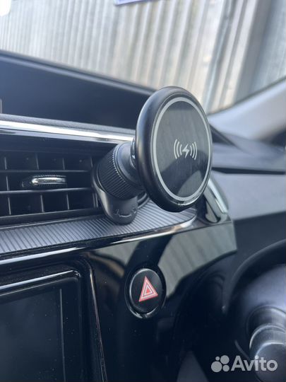 Держатель для телефона + зарядка в автомобиль