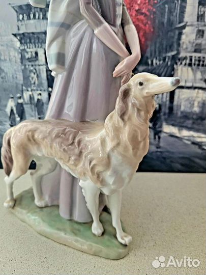 Фарфоровая статуэтка Лладро Дама с борзой