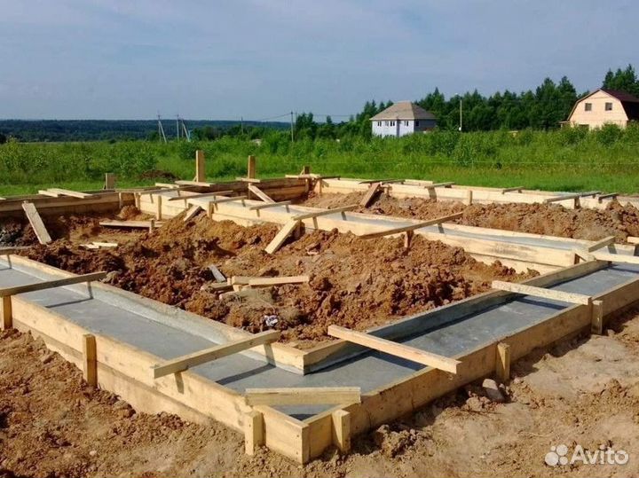 Бригада строителей