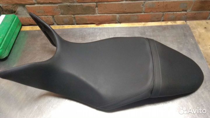 Сиденье Triumph SpeedTriple 1050 T2304444 2011-15