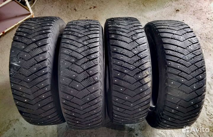 Goodyear UltraGrip Ice Arctic SUV 225/65 R17 102T