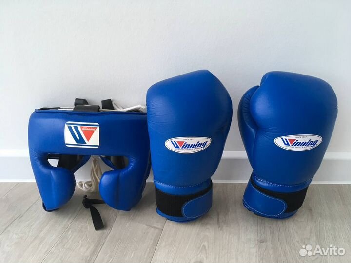 Winning набор боксерские перчатки и шлем