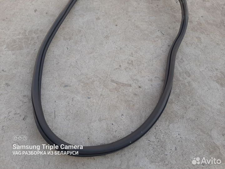 Уплотнитель двери передней левой VW tiguan 2019