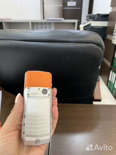 Телефон Vertu