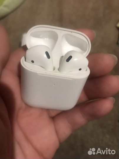 Беспроводные наушники apple airpods