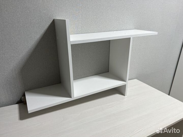 Полка настенная новая в наличии