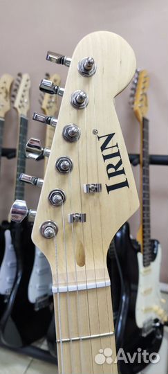 Комплект электрогитара + комбоусилитель