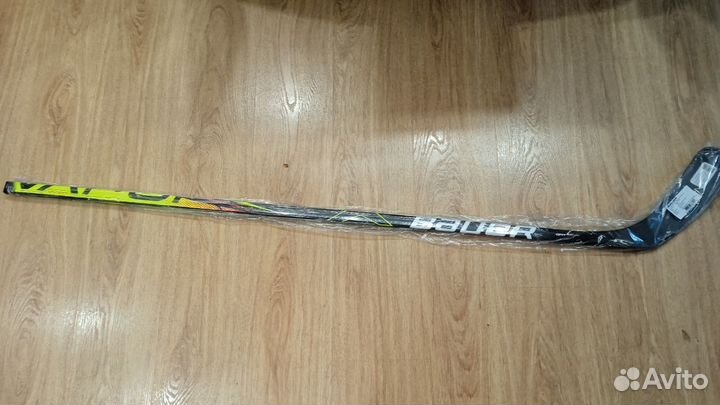 Клюшка хоккейная