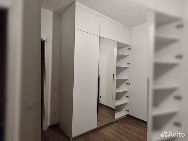 Шкаф распашной