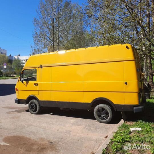 Volkswagen LT, 1990